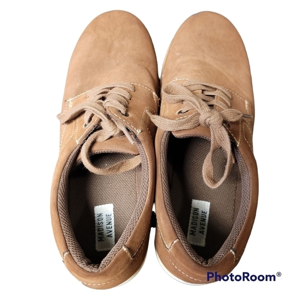 Madison Avenue Simpson Brown Faux Suede Oxford Shoes - Picture 2 of 6